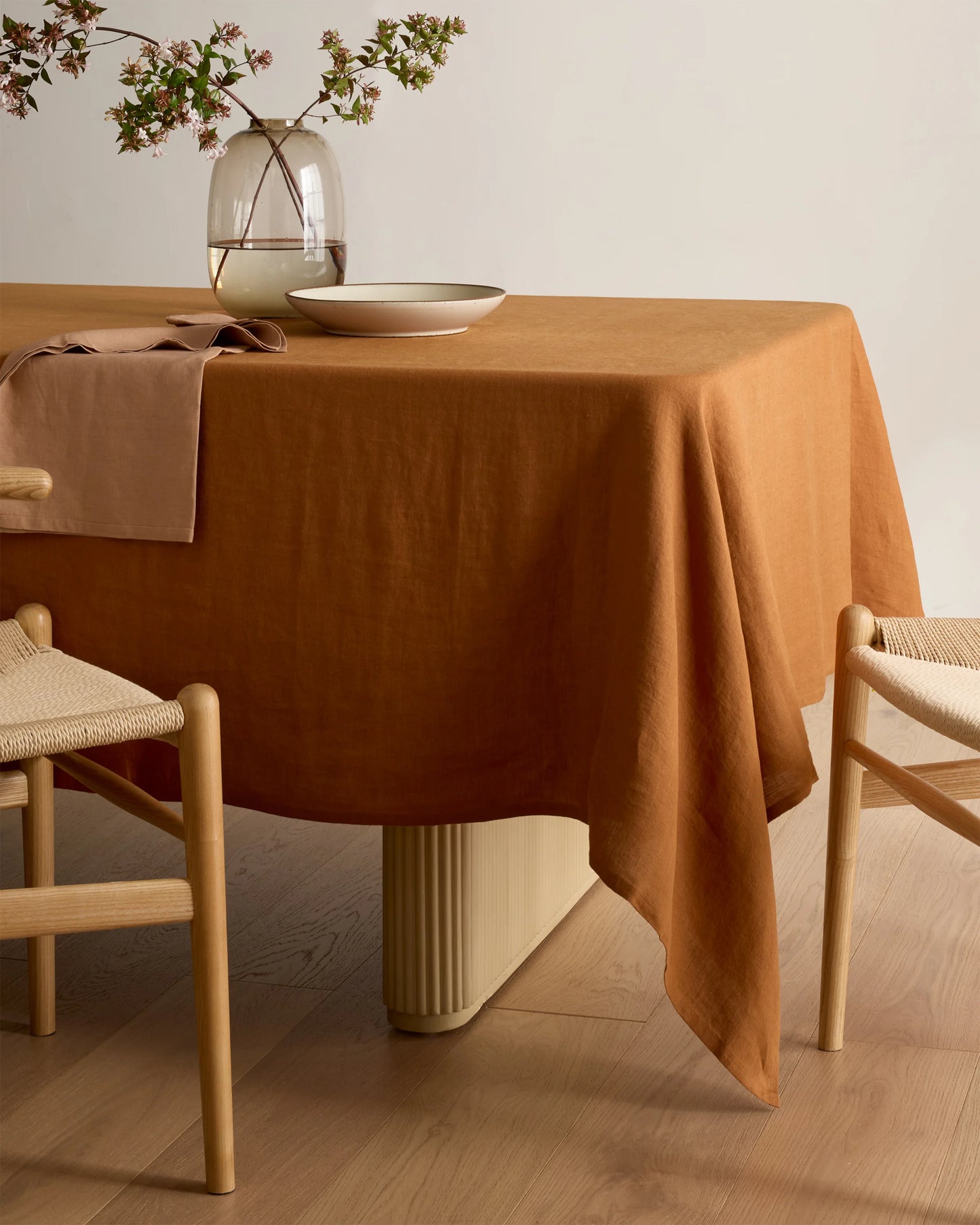 European Linen Tablecloth - 70x90" / Willowleaf Gingham