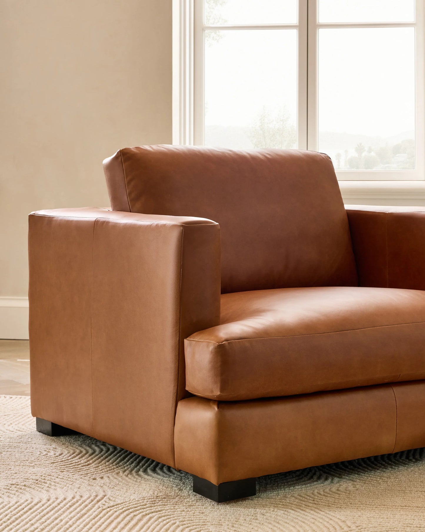 Sierra Curved Arm Accent Chair in Leather - One Size / Scotch