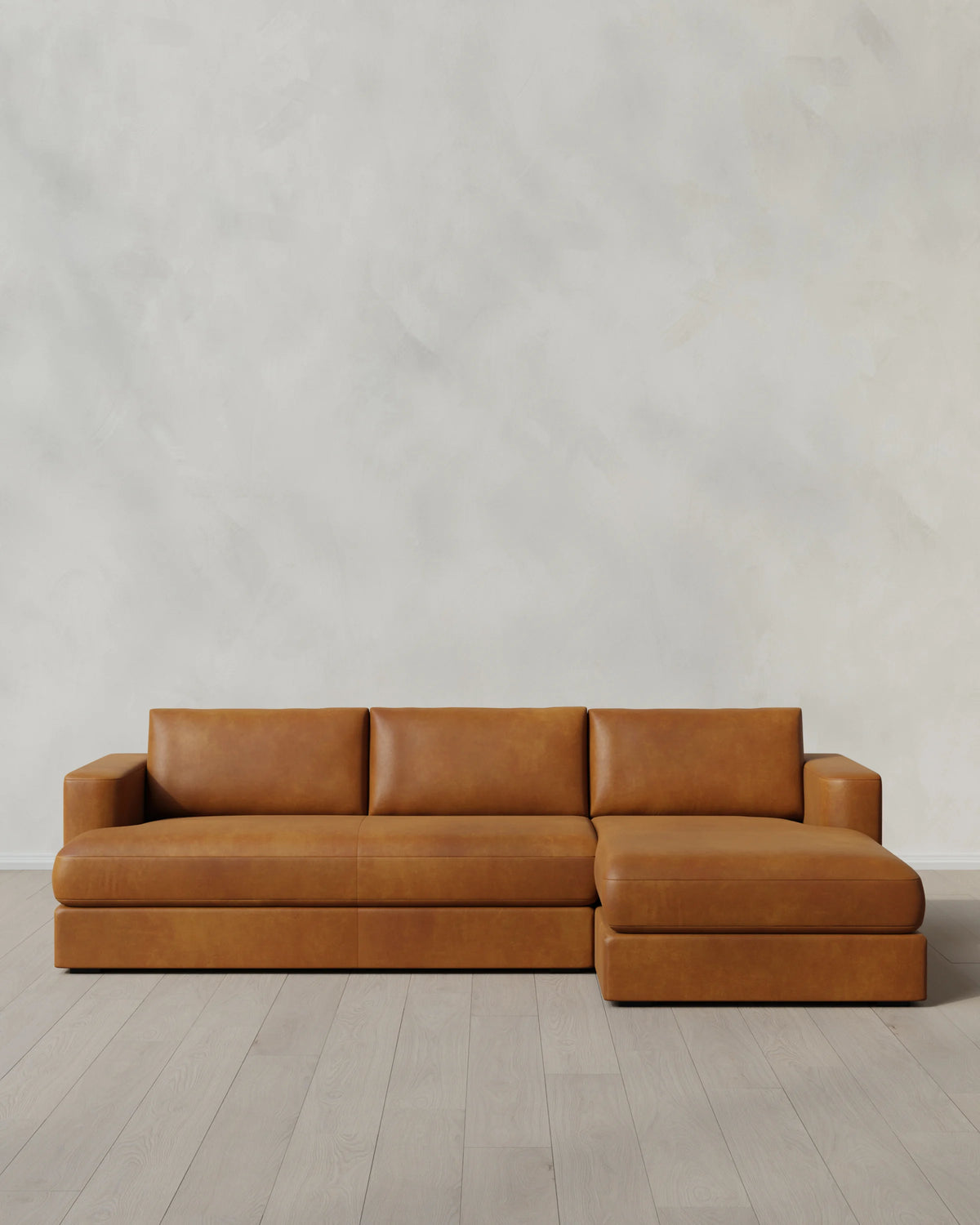Sierra Curved Arm Chaise Sectional in Leather - Right Arm / Auburn