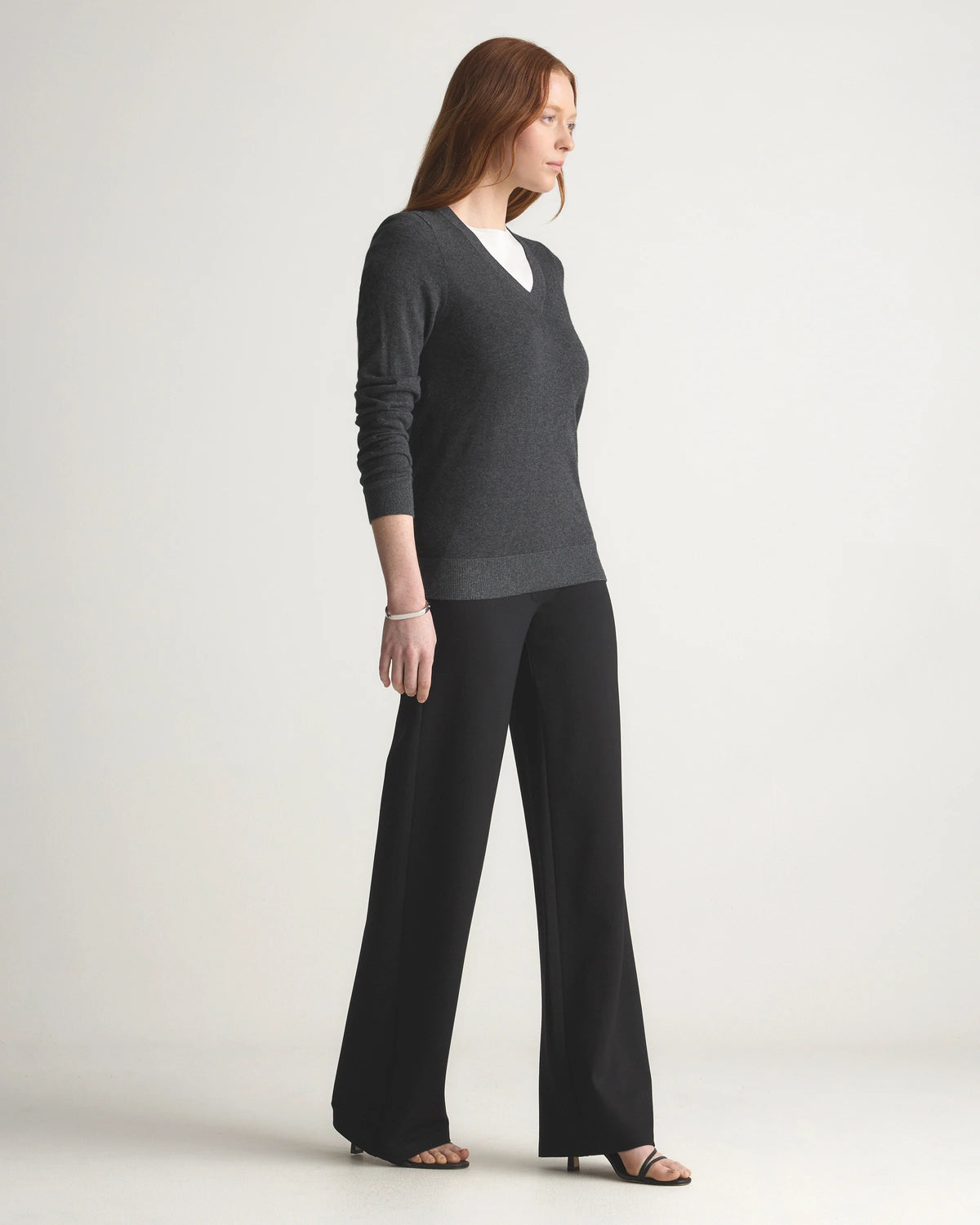 Lightweight Cotton Cashmere V-Neck Sweater - XS / Sugar Stone