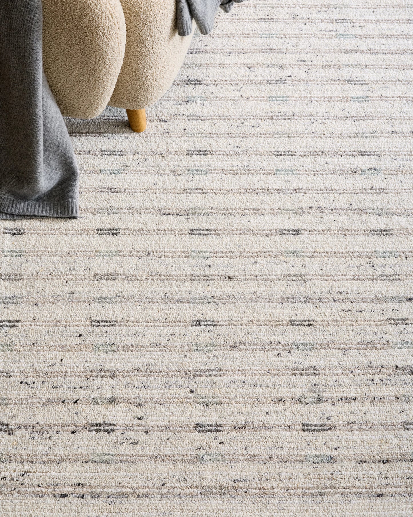Noa Wool Rug - 5' x 8' / Light Grey