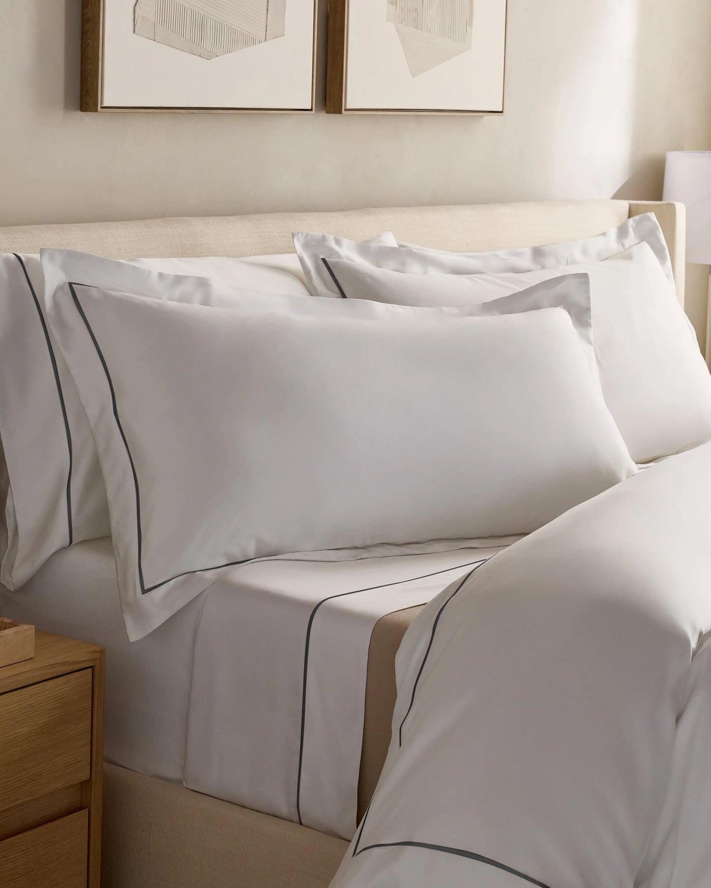 Signature Giza Cotton Sateen Embroidered Duvet Cover Set - Twin / White/Dried Sage