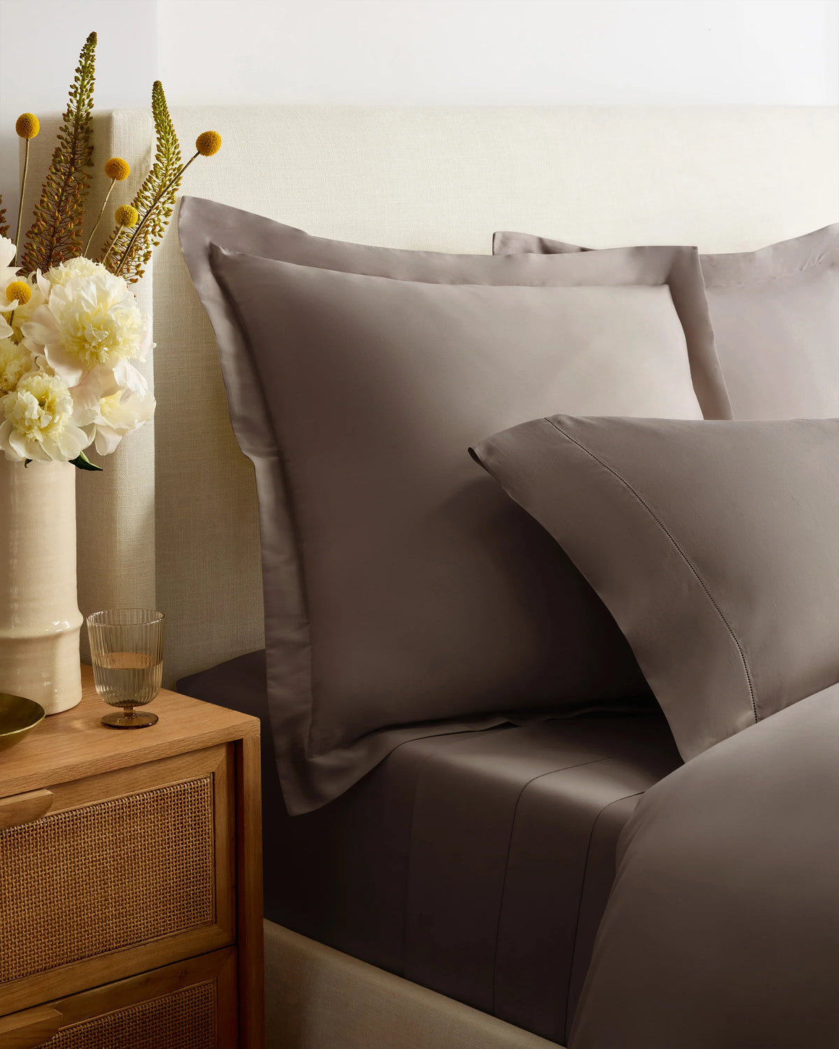 Signature Giza Cotton Sateen Pillowcase Set - Standard / White