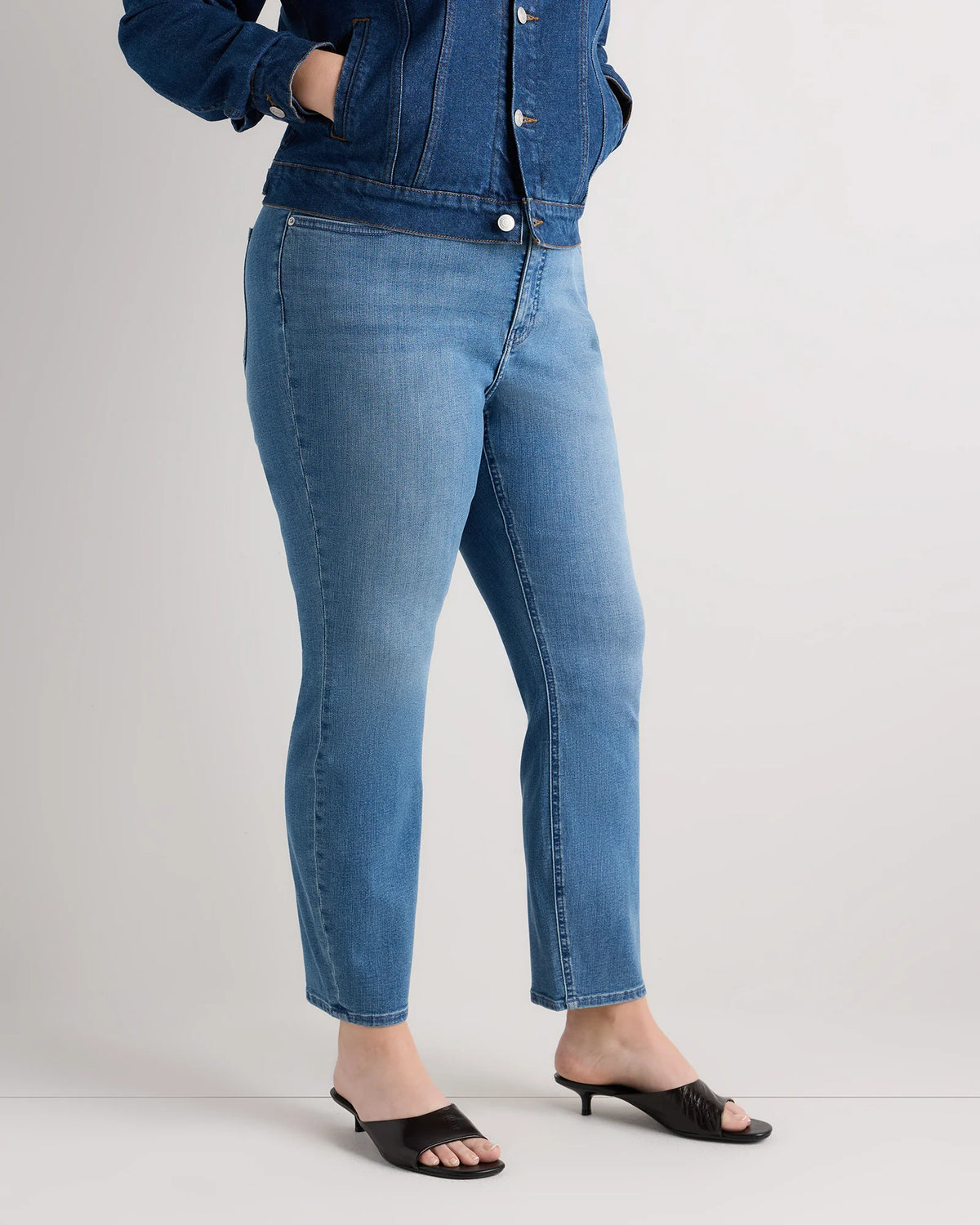 Bella Stretch Skinny Jeans - 33 / Black