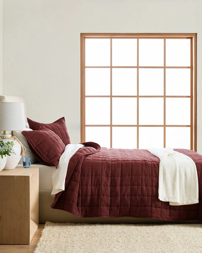 European Linen Box Quilted Sham Set - Standard / White