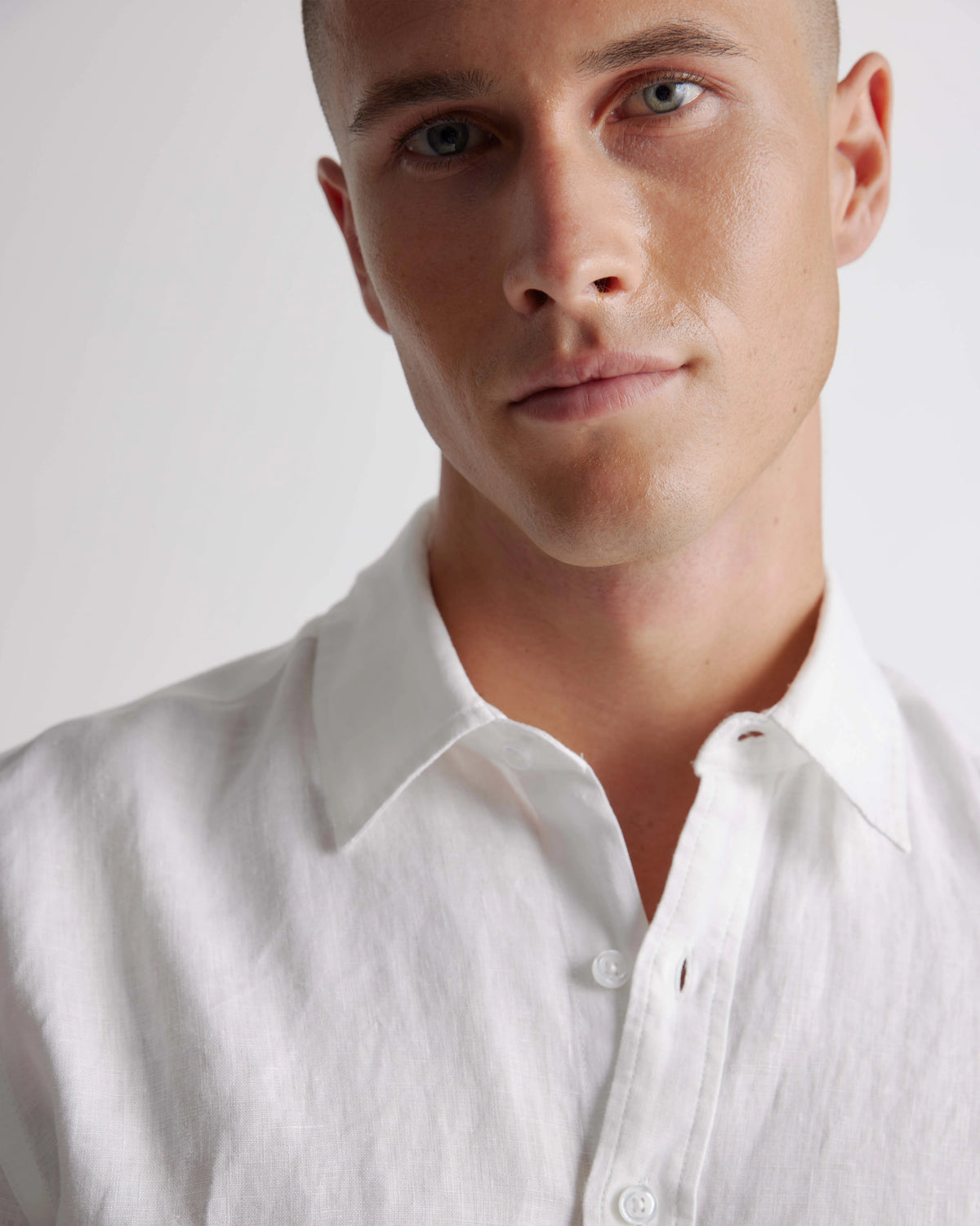 100% European Linen Relaxed Short Sleeve Shirt - XS / Taupe Brown Chambray